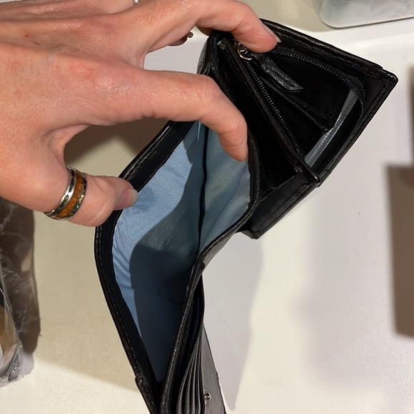 Coach Clutch Style Black Soft Leather Wallet w/Blue Fabric Inside ALMOST NEW - Picture 9 of 16